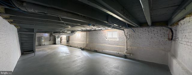 25 S HOLLY AVE, Maple Shade, NJ 08052