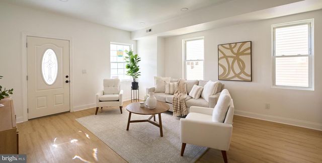 25 S HOLLY AVE, Maple Shade, NJ 08052