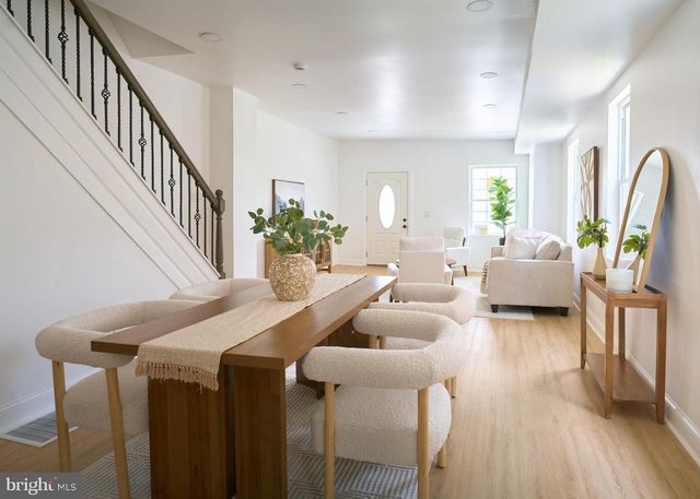 25 S HOLLY AVE, Maple Shade, NJ 08052