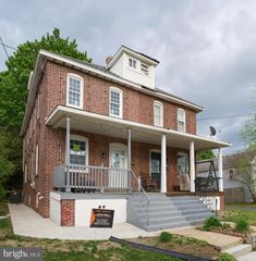 25 S HOLLY AVE, Maple Shade, NJ 08052