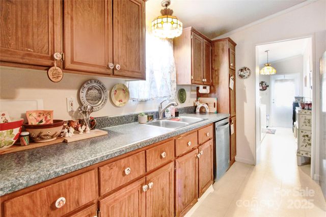 110 Pinellas Street, Hendersonville, NC 28791