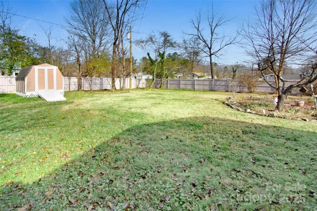 110 Pinellas Street, Hendersonville, NC 28791