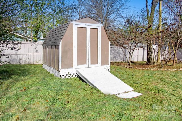 110 Pinellas Street, Hendersonville, NC 28791