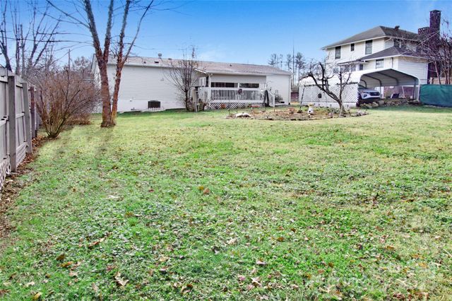 110 Pinellas Street, Hendersonville, NC 28791