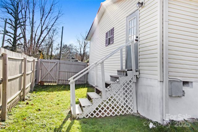 110 Pinellas Street, Hendersonville, NC 28791