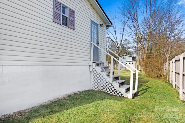 110 Pinellas Street, Hendersonville, NC 28791