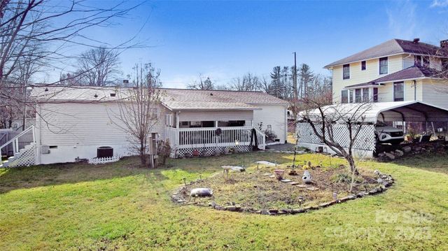 110 Pinellas Street, Hendersonville, NC 28791