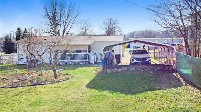 110 Pinellas Street, Hendersonville, NC 28791