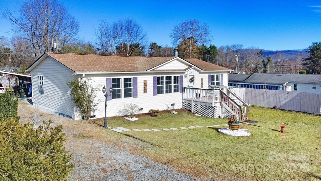 110 Pinellas Street, Hendersonville, NC 28791