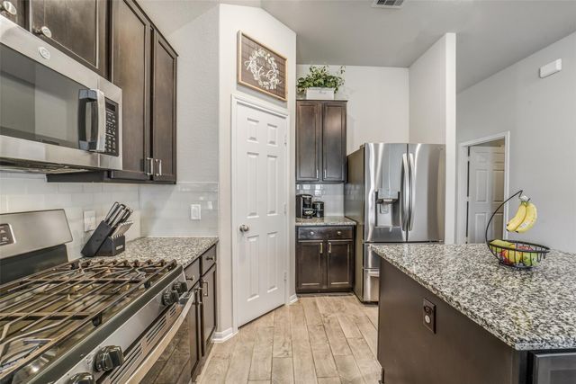 125 Highland Prairie Way, Waller, TX 77484