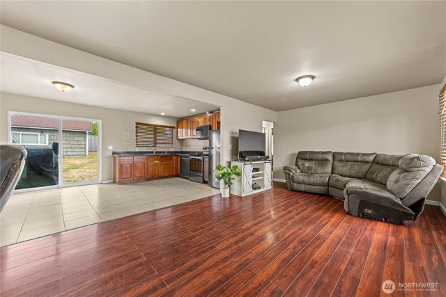 5911 S Thompson Avenue, Tacoma, WA 98408