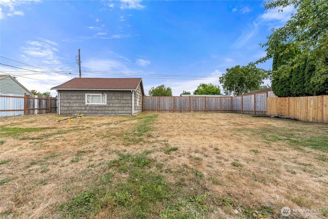 5911 S Thompson Avenue, Tacoma, WA 98408