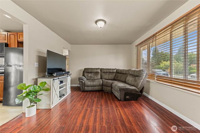 5911 S Thompson Avenue, Tacoma, WA 98408