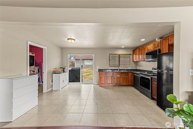 5911 S Thompson Avenue, Tacoma, WA 98408