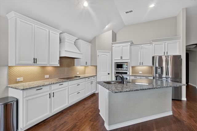 305 Acadia Lane, Forney, TX 75126