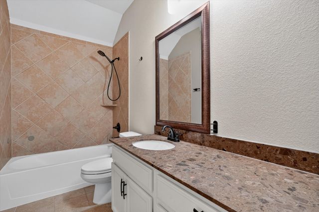 305 Acadia Lane, Forney, TX 75126