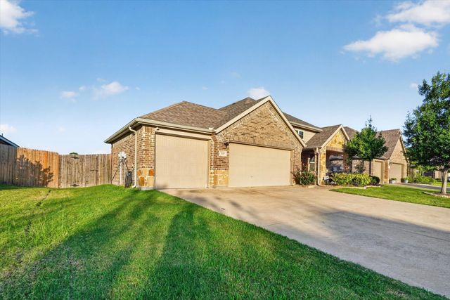 305 Acadia Lane, Forney, TX 75126