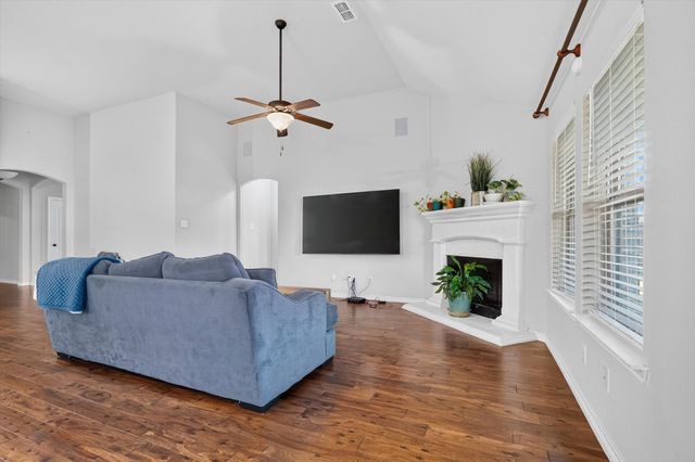 305 Acadia Lane, Forney, TX 75126