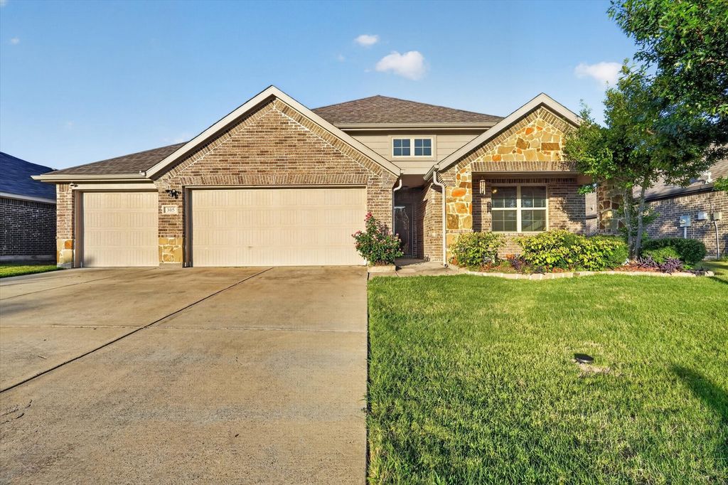 305 Acadia Lane, Forney, TX 75126