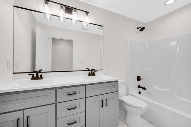 712 Verdano Terrace, Crown Point, IN 46307
