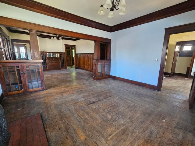 111 5th Ave NE, Independence, IA 50644