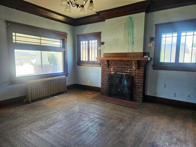 111 5th Ave NE, Independence, IA 50644