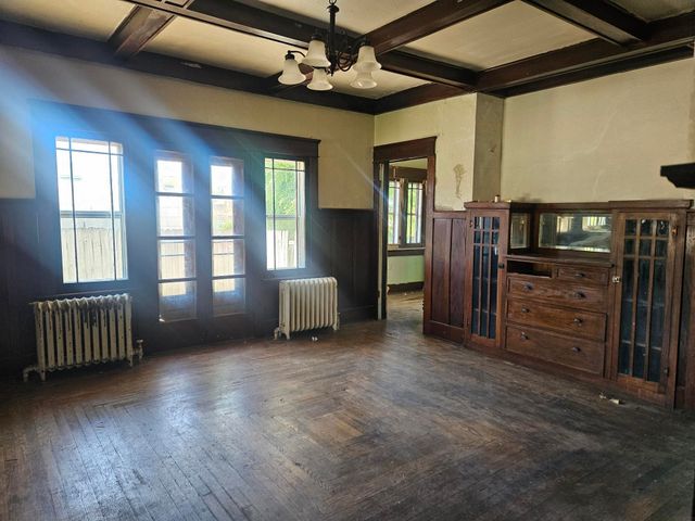 111 5th Ave NE, Independence, IA 50644