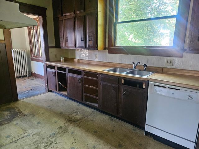 111 5th Ave NE, Independence, IA 50644