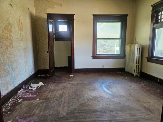 111 5th Ave NE, Independence, IA 50644