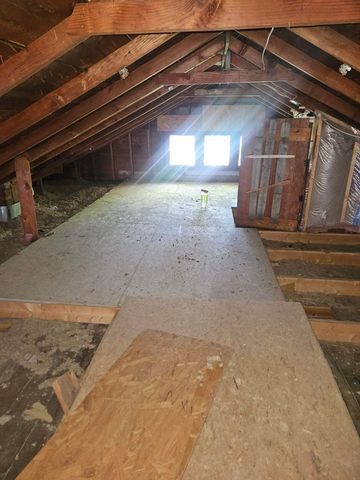 111 5th Ave NE, Independence, IA 50644