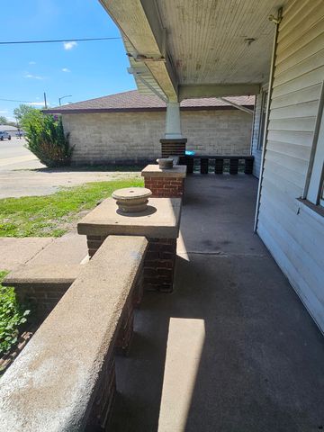 111 5th Ave NE, Independence, IA 50644