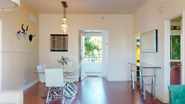 500 THREE ISLANDS BLVD L 25, Hallandale Beach, FL 33009