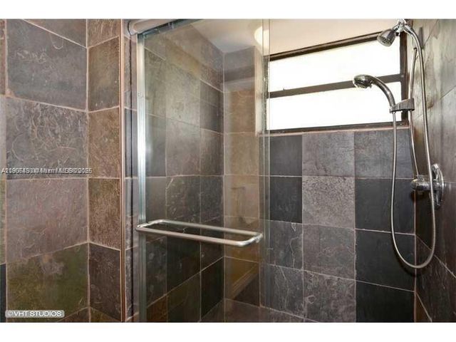 500 THREE ISLANDS BLVD L 25, Hallandale Beach, FL 33009