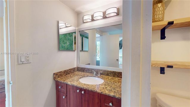 500 THREE ISLANDS BLVD L 25, Hallandale Beach, FL 33009