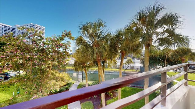 500 THREE ISLANDS BLVD L 25, Hallandale Beach, FL 33009