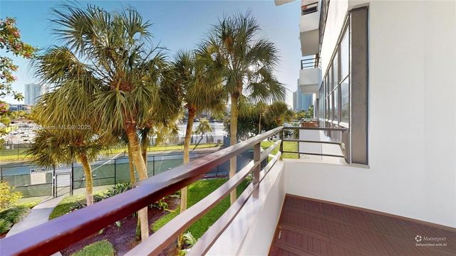 500 THREE ISLANDS BLVD L 25, Hallandale Beach, FL 33009