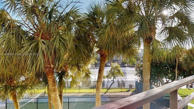 500 THREE ISLANDS BLVD L 25, Hallandale Beach, FL 33009