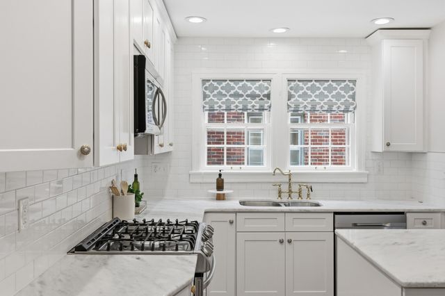 365 Henry Clay Boulevard, Lexington, KY 40502