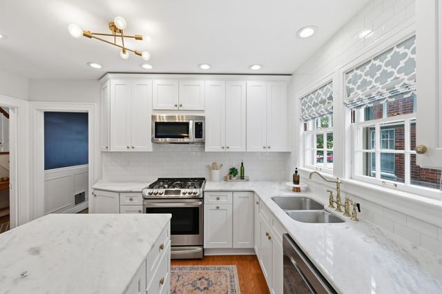 365 Henry Clay Boulevard, Lexington, KY 40502