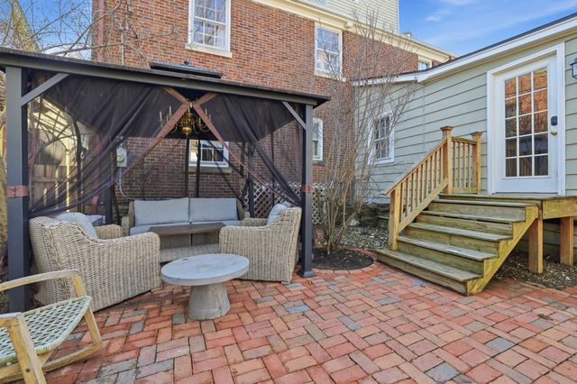 365 Henry Clay Boulevard, Lexington, KY 40502