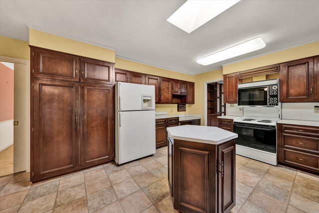 3615 Brymoor RD SW, Roanoke, VA 24018