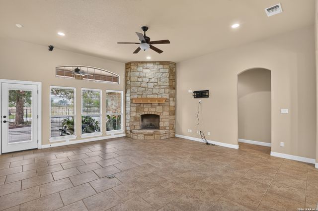 144 Abrego Lake, Floresville, TX 78114