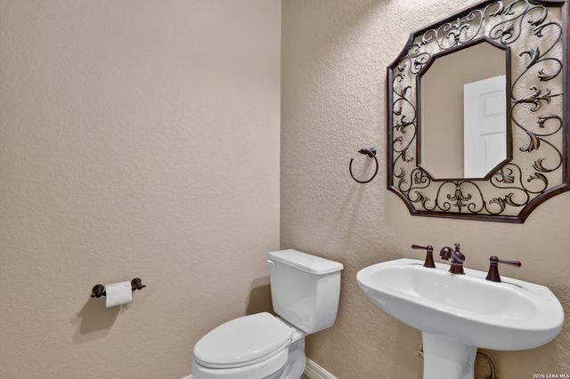 144 Abrego Lake, Floresville, TX 78114