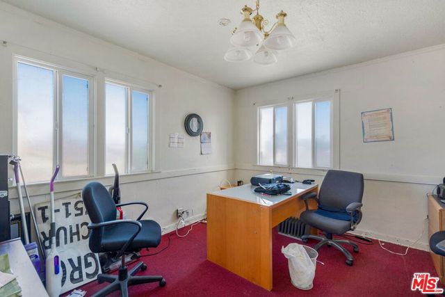 7623 8th Avenue, Los Angeles, CA 90043