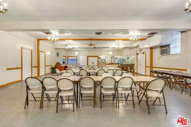 7623 8th Avenue, Los Angeles, CA 90043