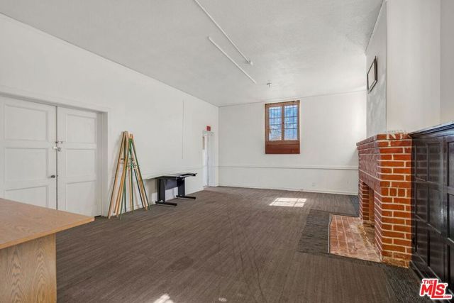 7623 8th Avenue, Los Angeles, CA 90043