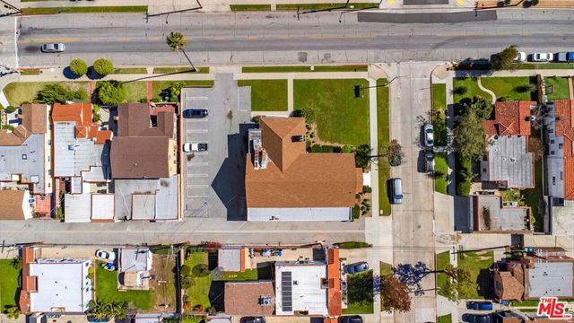 7623 8th Avenue, Los Angeles, CA 90043