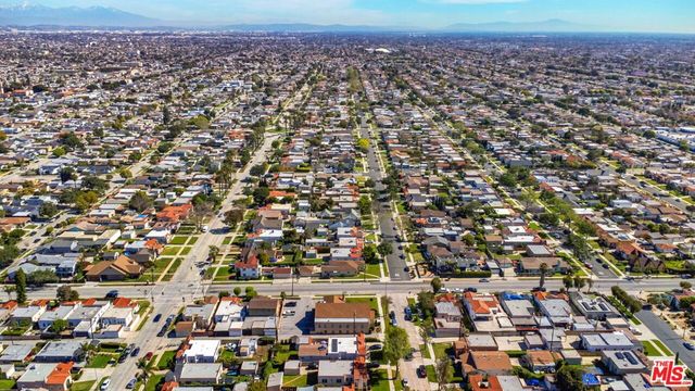 7623 8th Avenue, Los Angeles, CA 90043