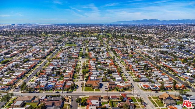 7623 8th Avenue, Los Angeles, CA 90043