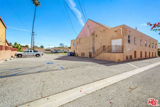 7623 8th Avenue, Los Angeles, CA 90043